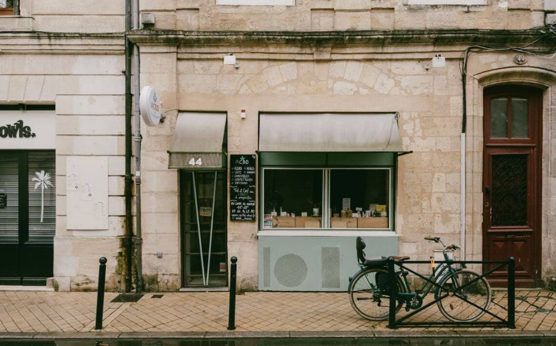 How to Get from Bordeaux Airport to City Centre?