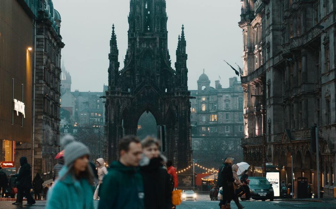 How to Get from Edinburgh Airport to St Andrews?