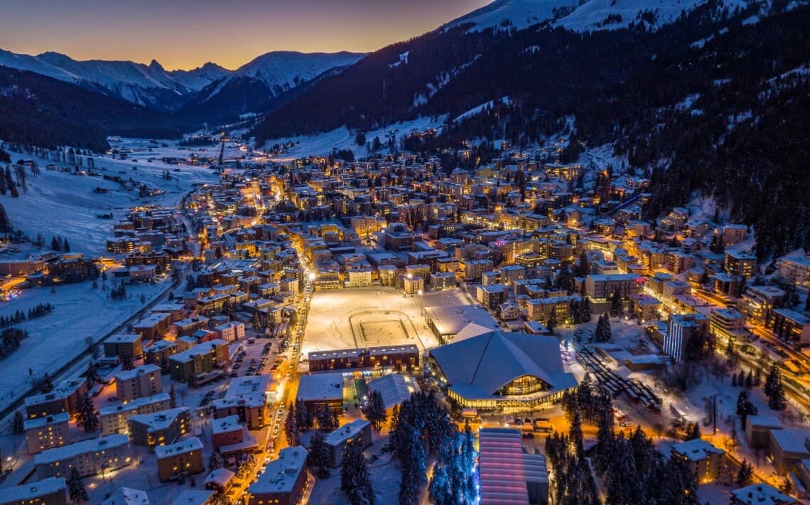 Friedrichshafen Airport to Davos