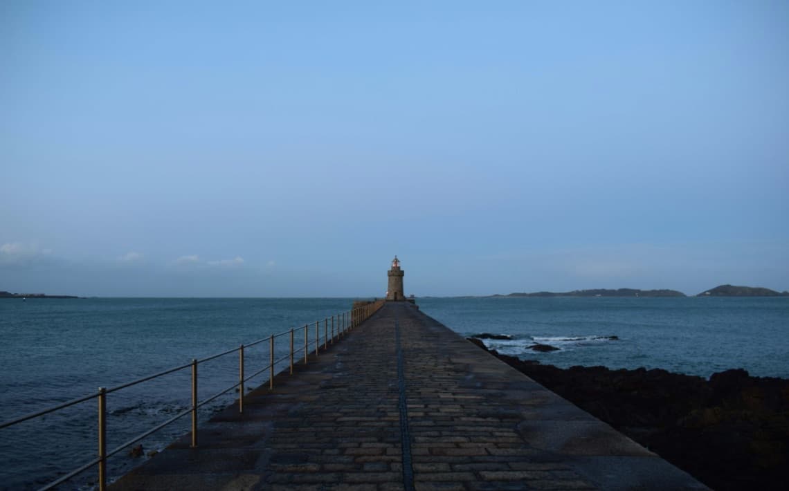 Guernsey Airport to St Peter Port