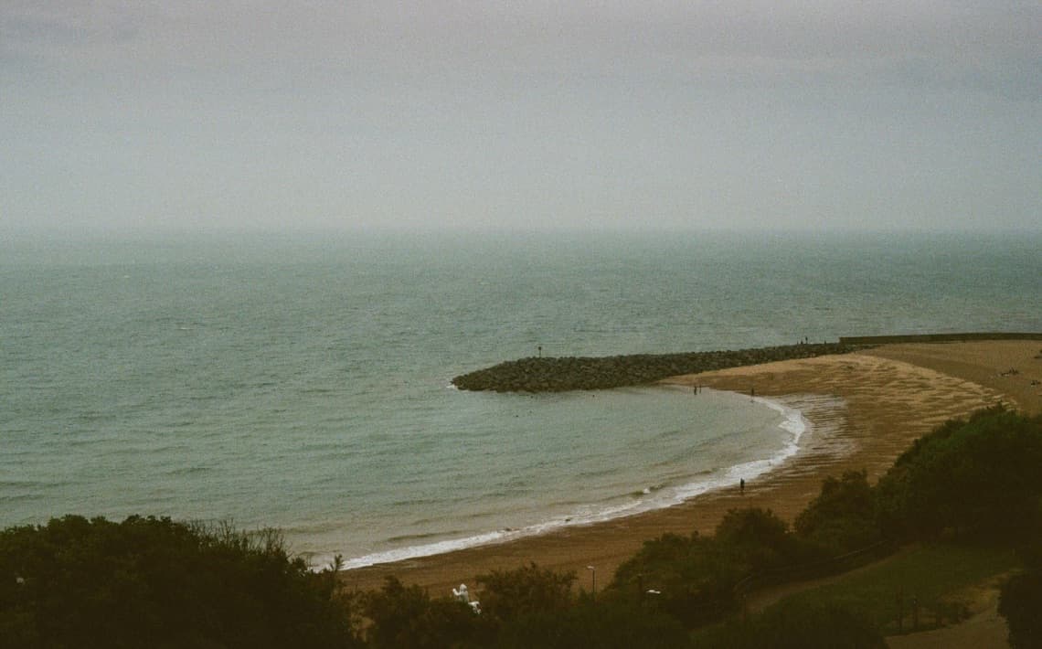 Heathrow Airport to Folkestone