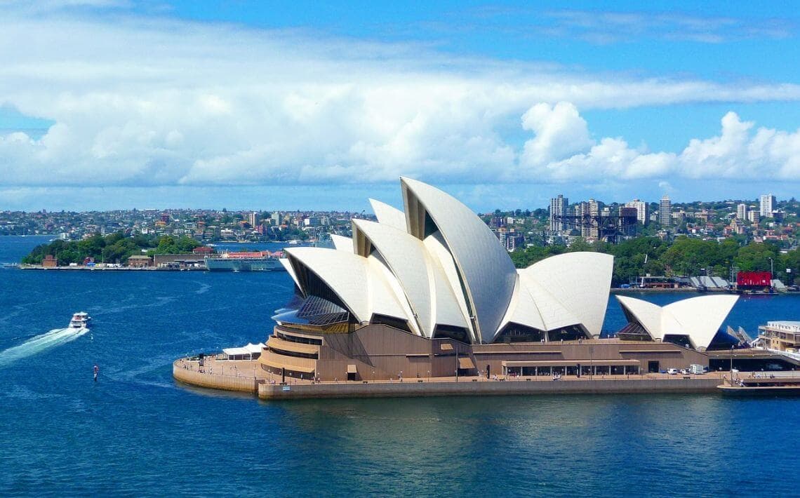 How to get from Nearest Airports to Noosa?