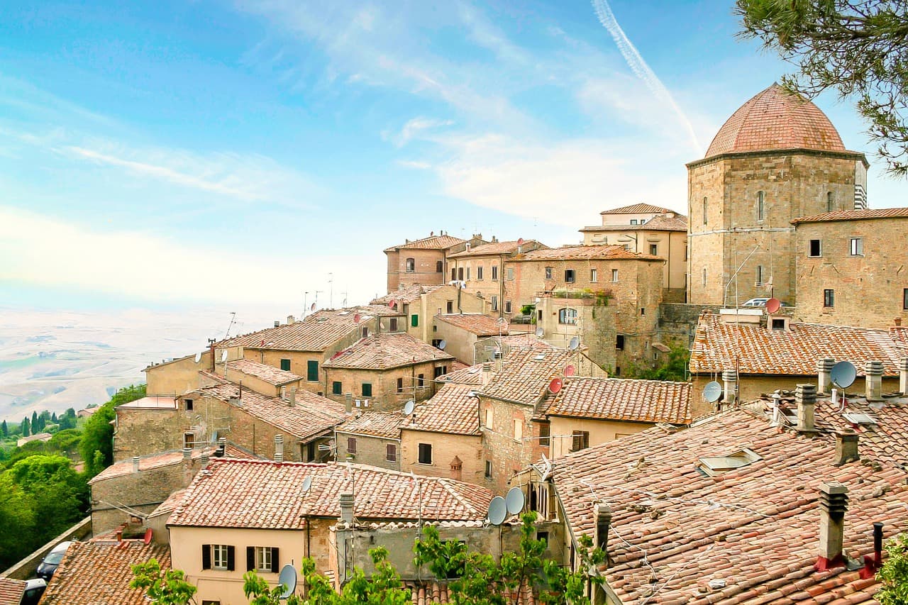 Best Airport to Fly into Tuscany