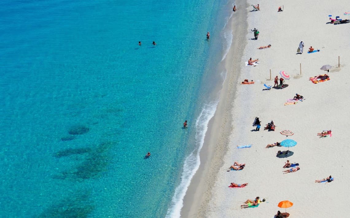 Les 20 Meilleurs Beach Clubs à Ibiza