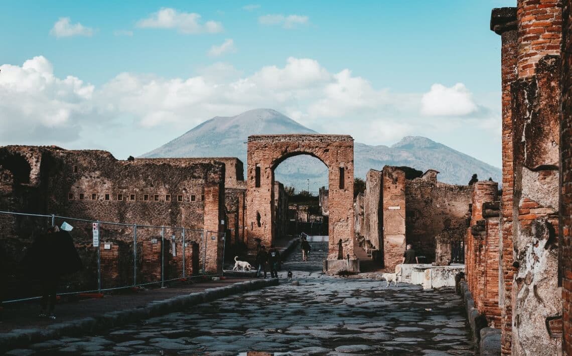 Naples Airport to Pompeii