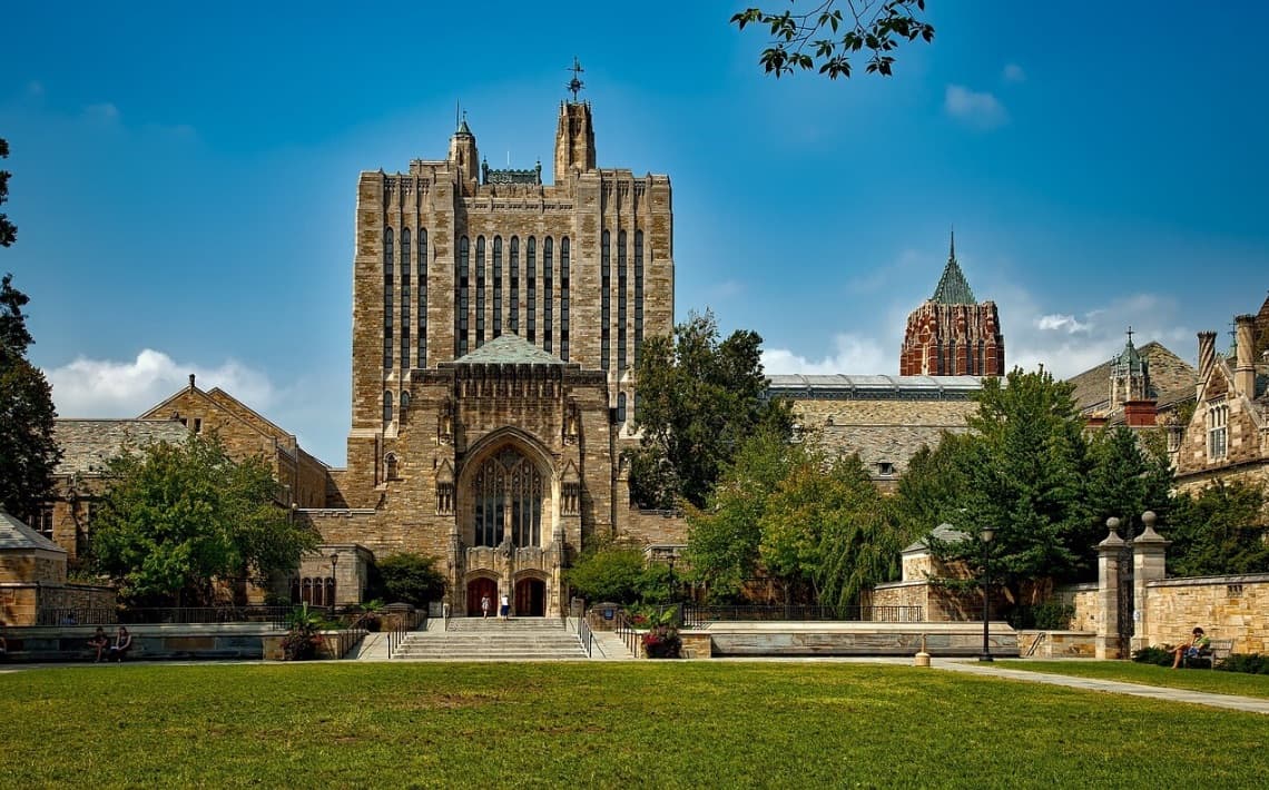Bradley BDL Airport to Yale University