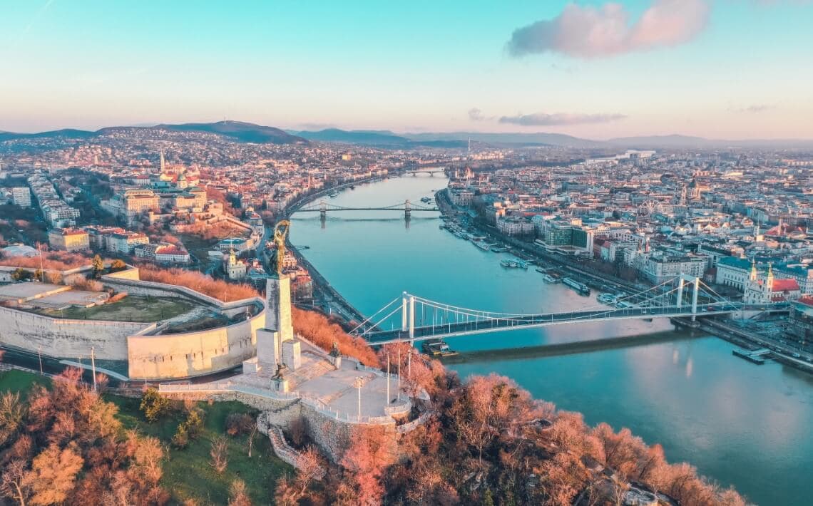 Budapest Flughafen zum Kreuzfahrthafen