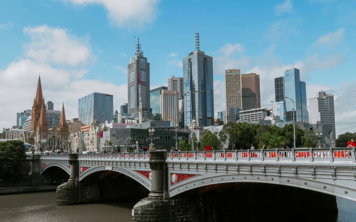 Melbourne Airport to Avalon Airport