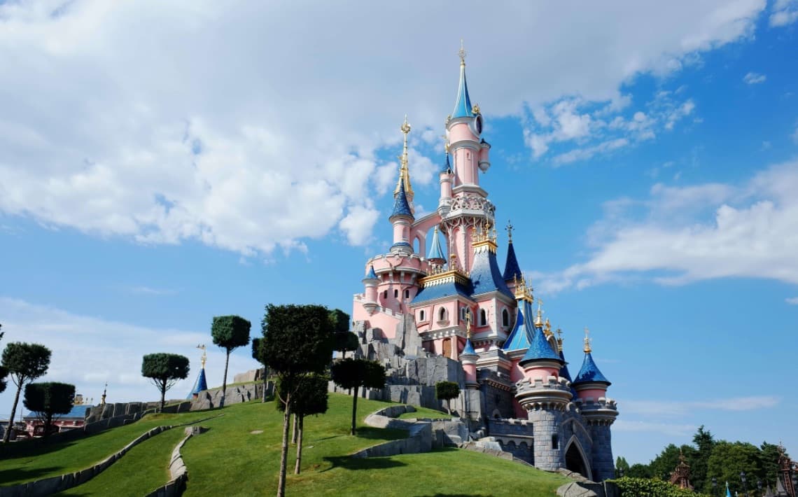 Paris Beauvais Airport to Disneyland Paris