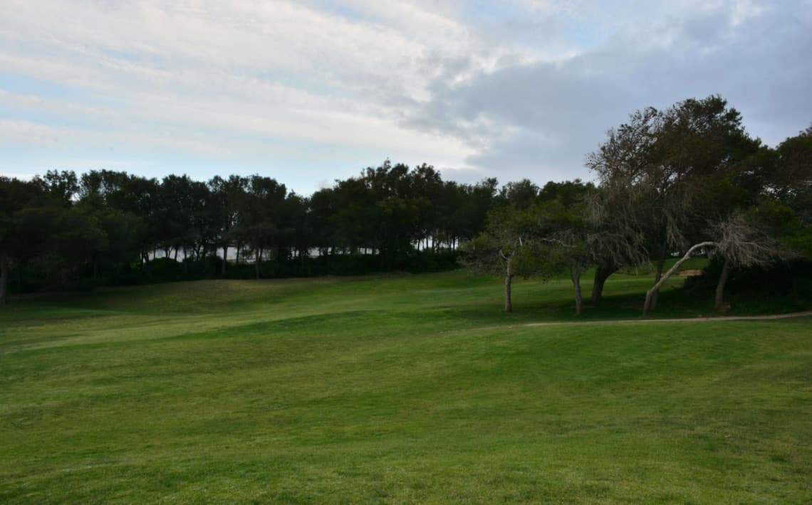 Stockholm Skavsta Airport to Bro Hof Slott Golf Club